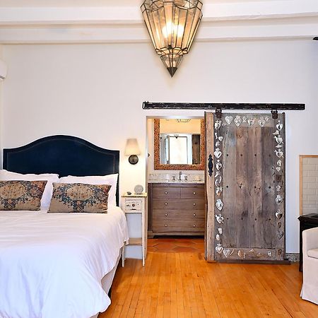 Dos Hermanas Casita 8 Downtown Courtyard Patio سانتا فيه المظهر الخارجي الصورة